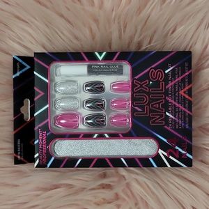 New Listing!! Brand New LUX NAILS False Nails-M